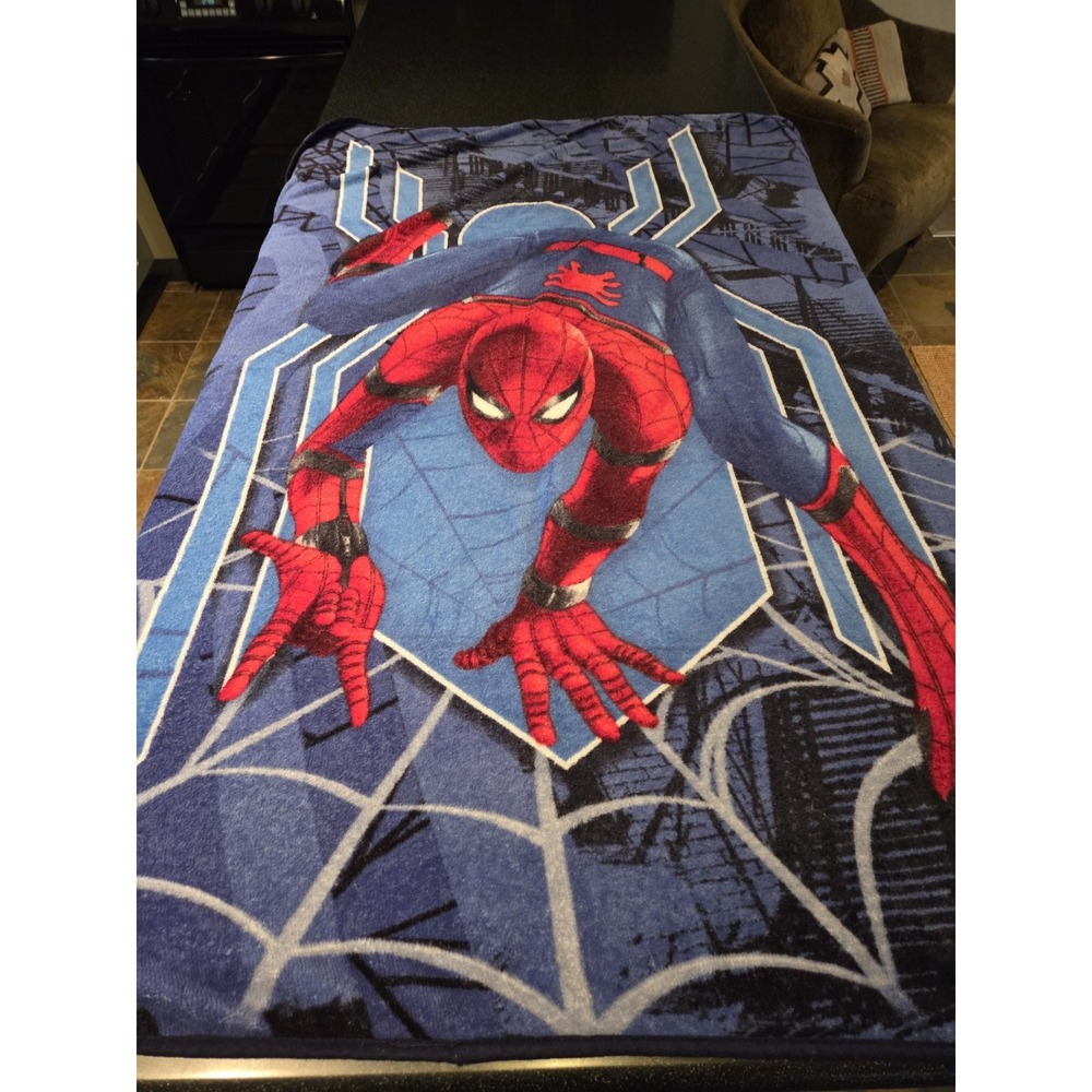 Spider-Man Fleece Throw Blanket 60x40 Blue Red Marvel Superhero Kids Bed Decor